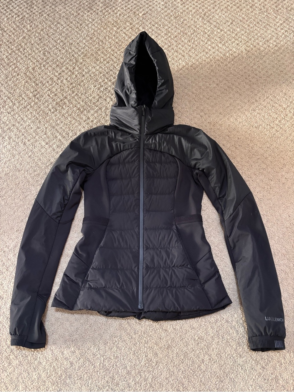 Lululemon Down For It All Hooded Puffer Jacket Black Size 4 Activewear EUC